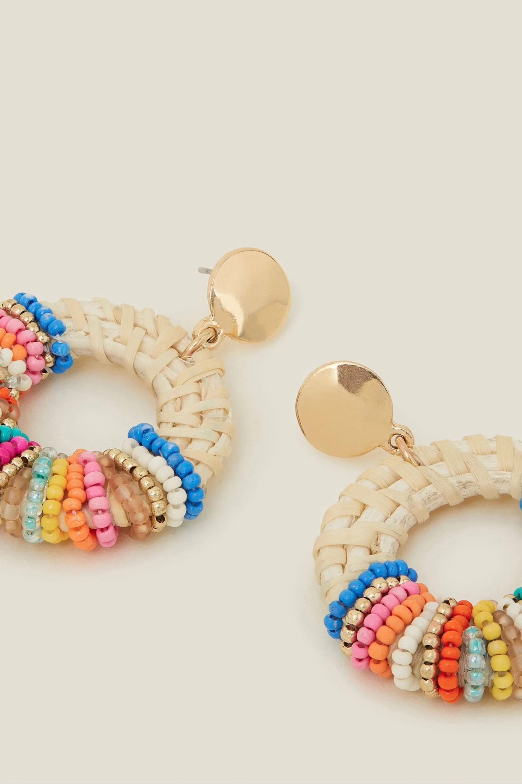 Accessorize - Orecchini a bataglione in rafia con perline