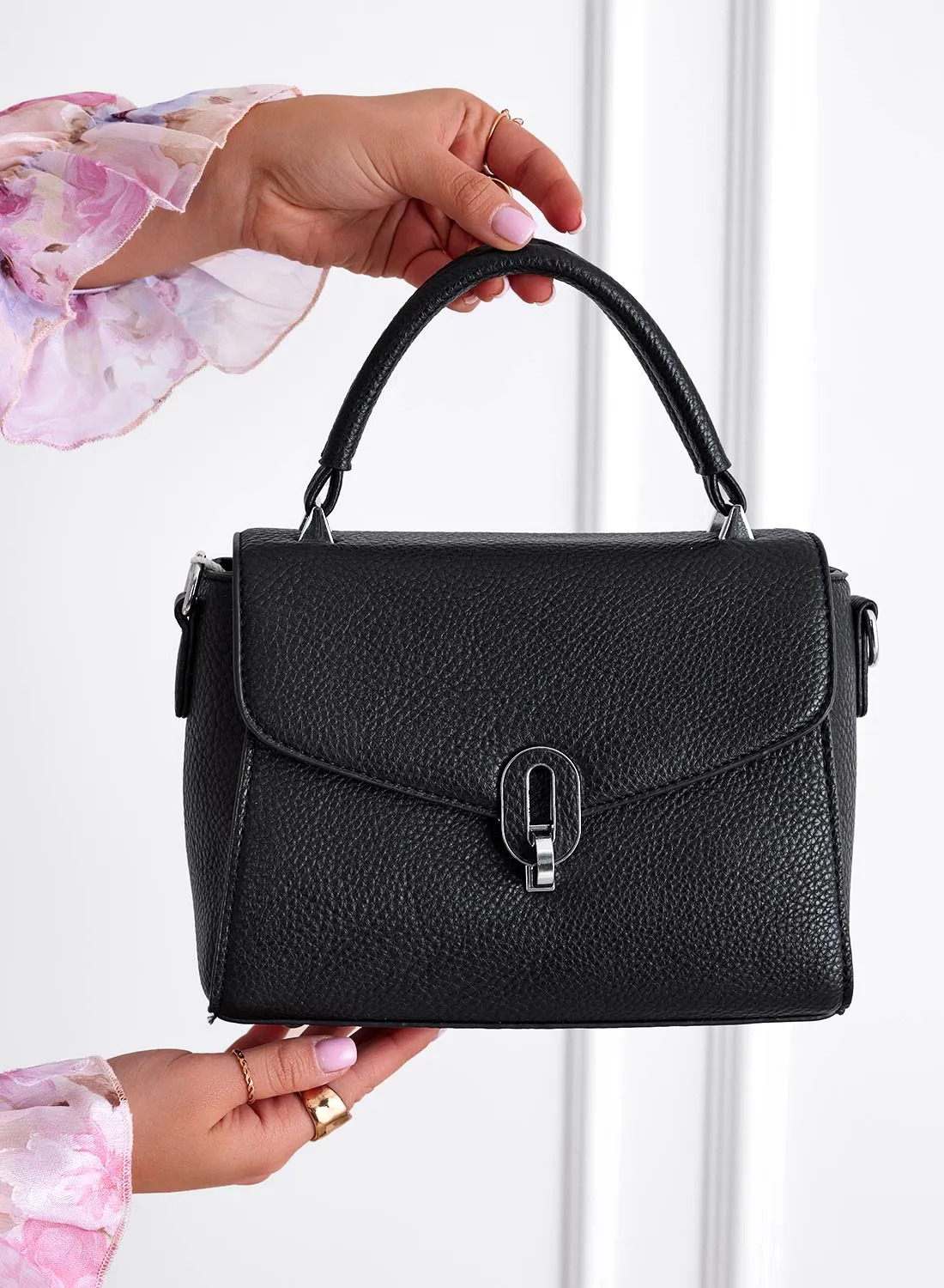 Borsa nera con tracolla B237