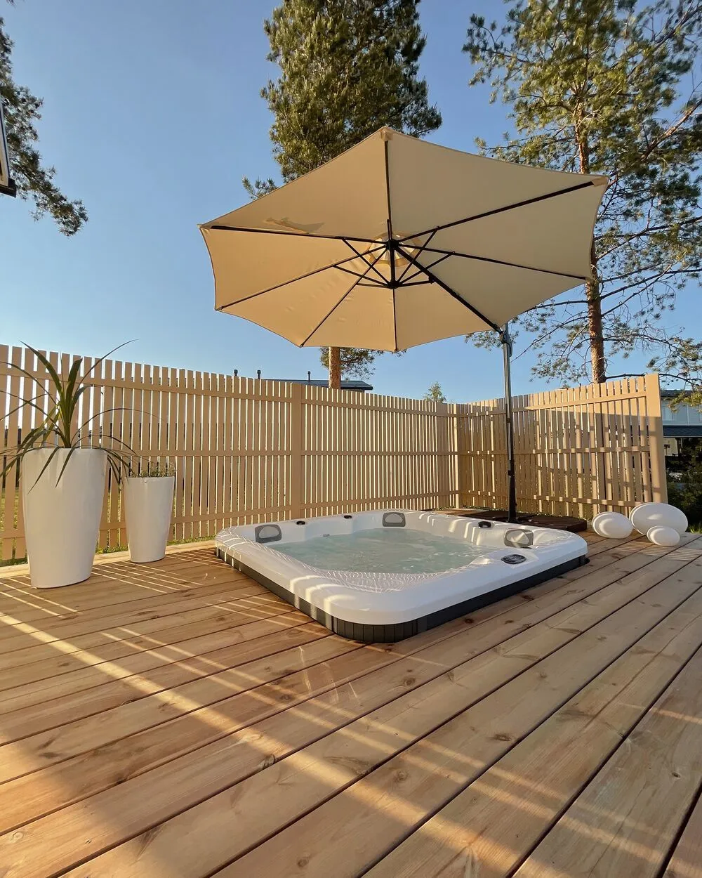 Cantilever Garden Parasol ⌀ 3 m Sand Beige SAVONA