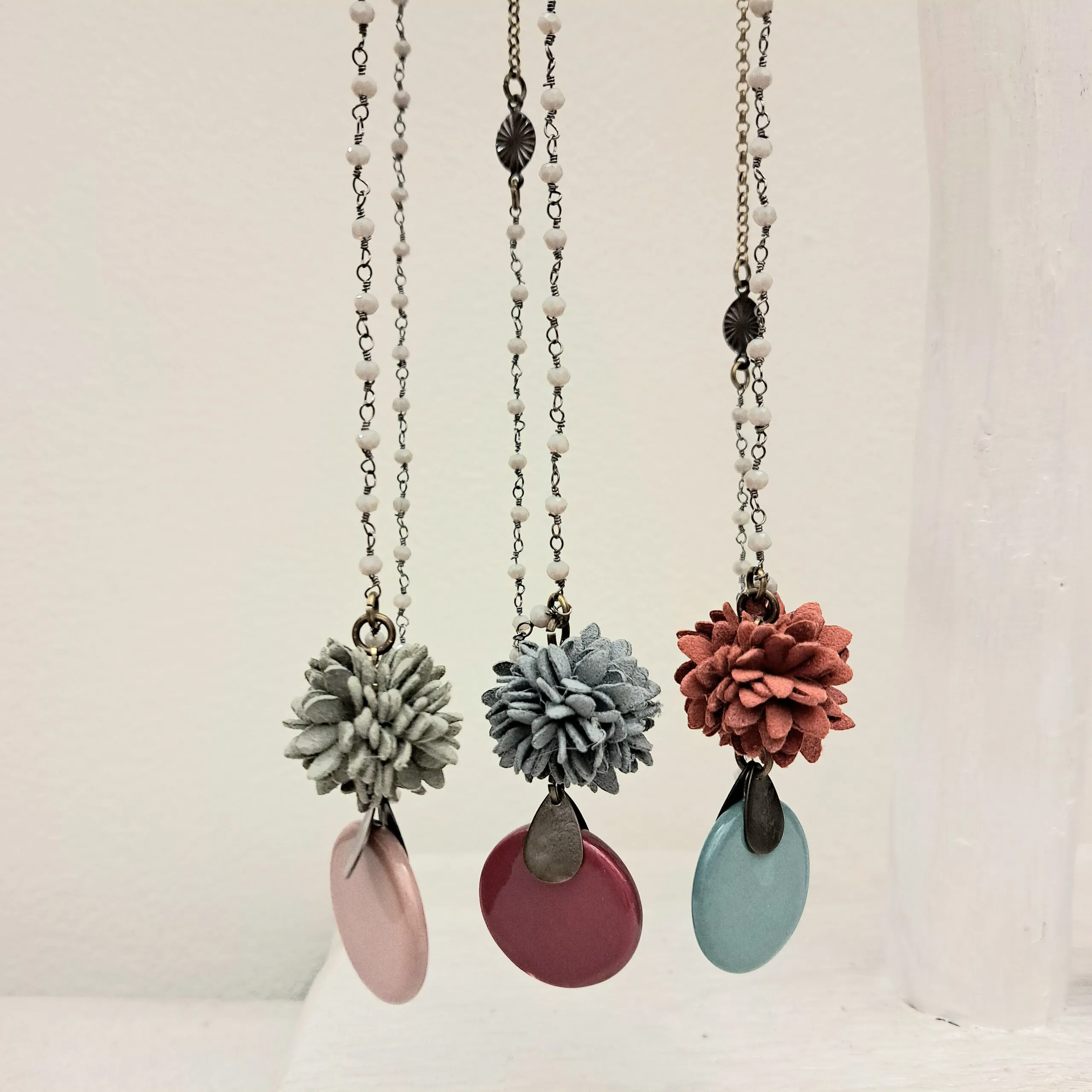 Collana Lunga Lilibet  Pompelmo Rosa