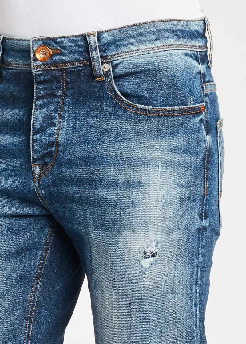 Jeans con dettagli destroyed