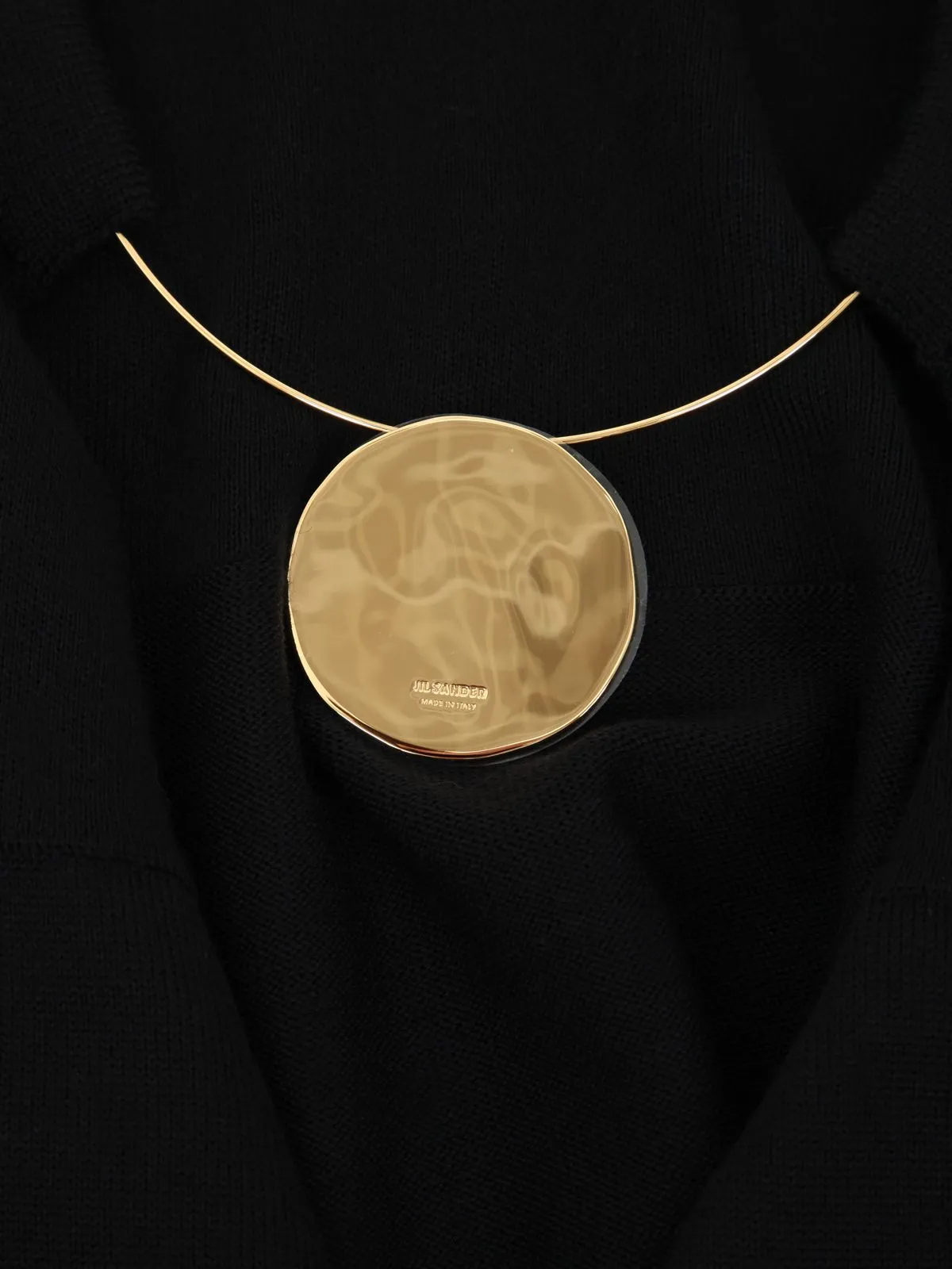 JIL SANDER Maglia girocollo con collana gioiello