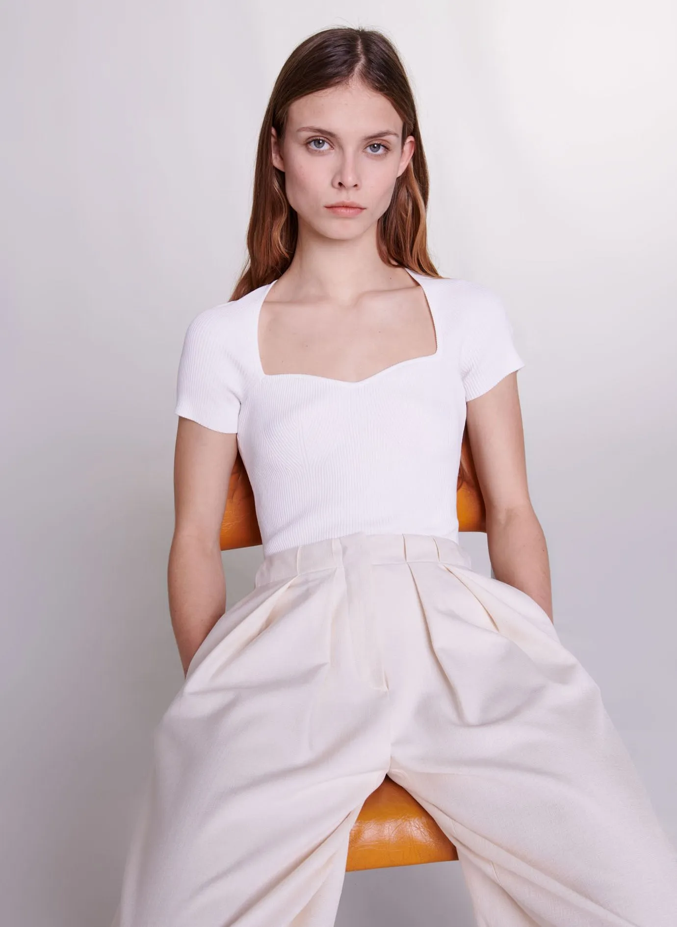 MAJE   Top aderente in maglia | Bianco
