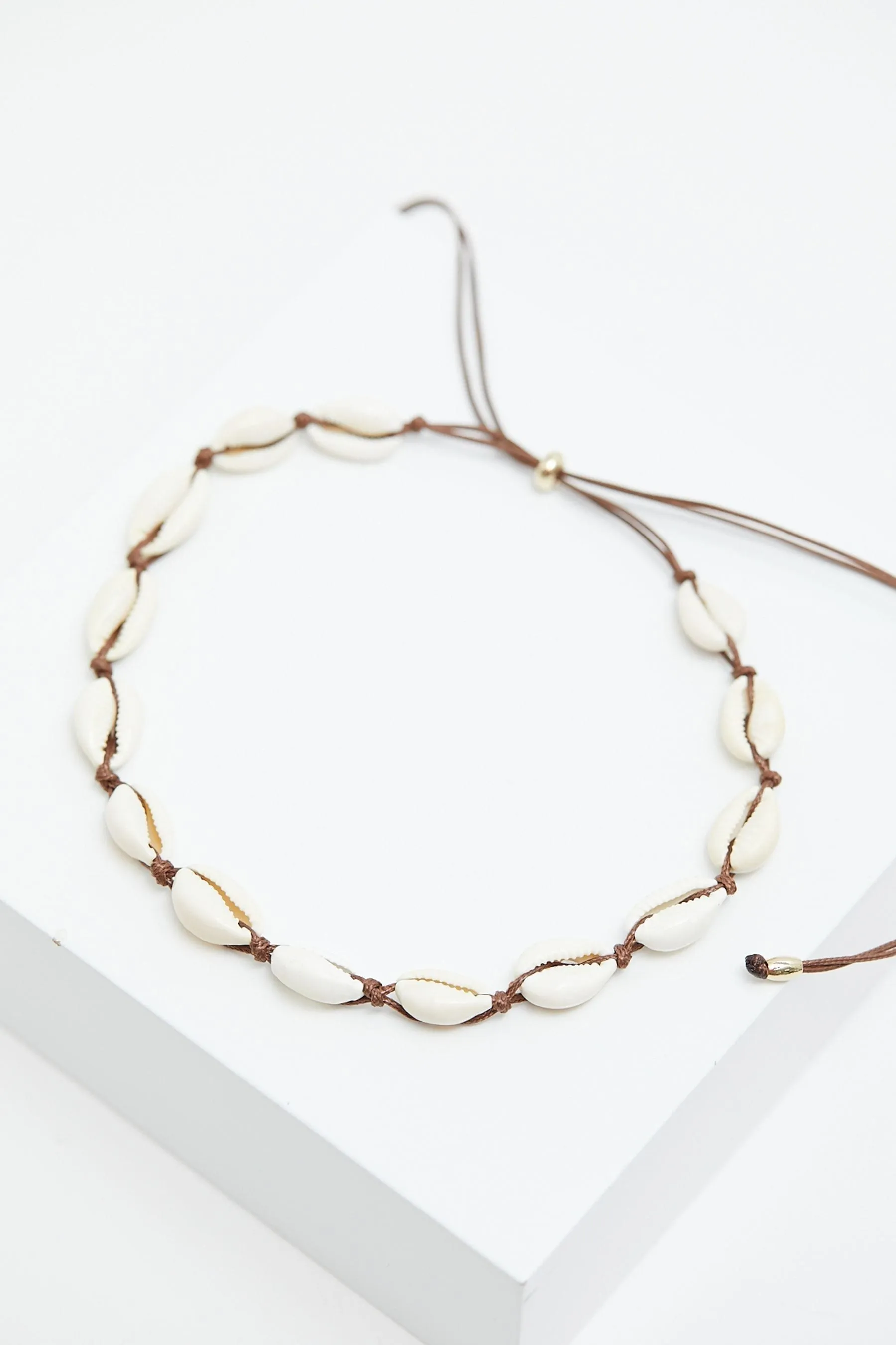 Mood - Collana in corda con chiusura a fermacorda e conchiglia